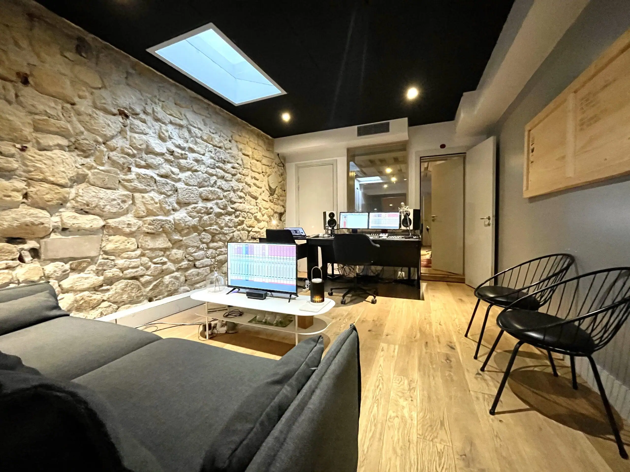 Studio 5